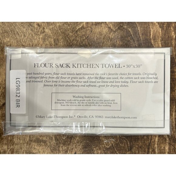 Mary Lake Thompson Flour Sack Towel Black Cat with Perching Bird on Head NEW - Picture 3 of 3